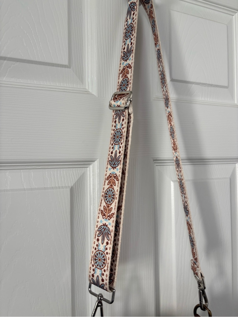 Lucky Brand Chestnut Brown Leather Crossbody with Braided Trim - Picture 4 of 5